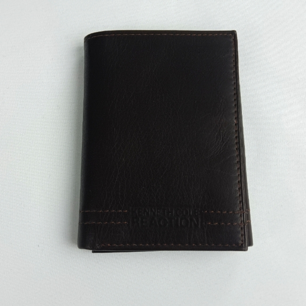 Kenneth Cole Reaction Mens Wallet.